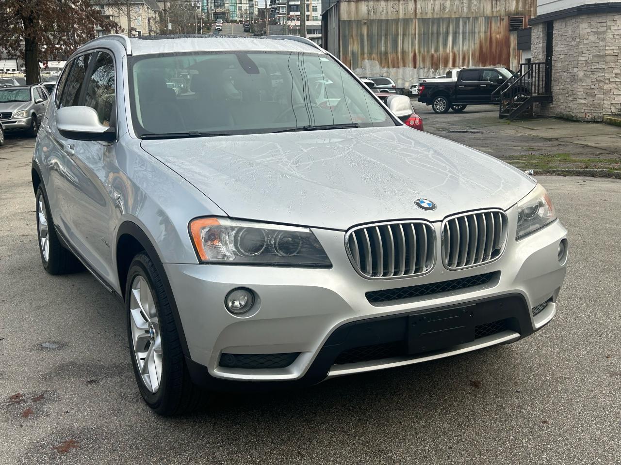 2011 BMW X3 28i - Photo #4