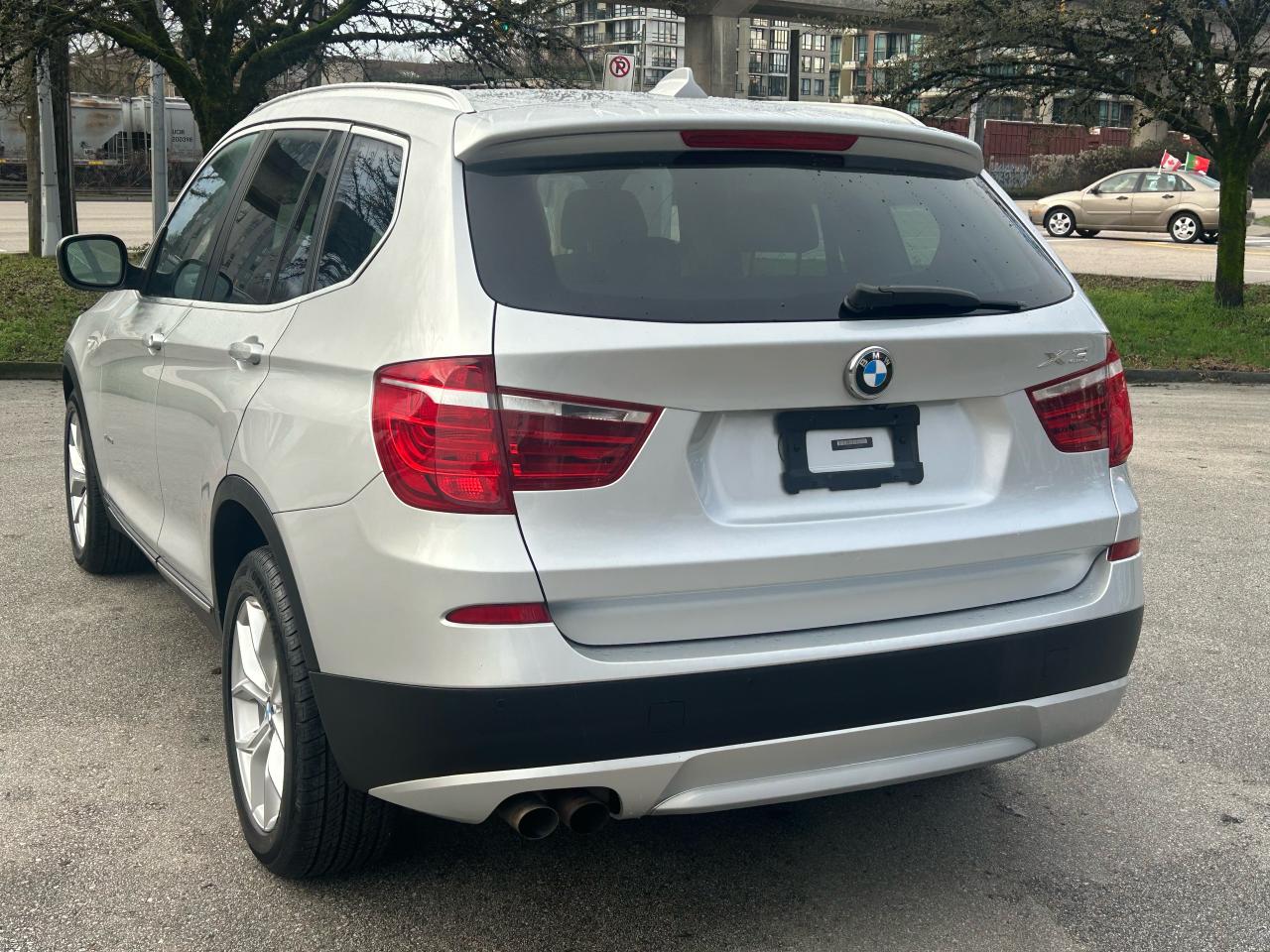 2011 BMW X3 28i - Photo #3