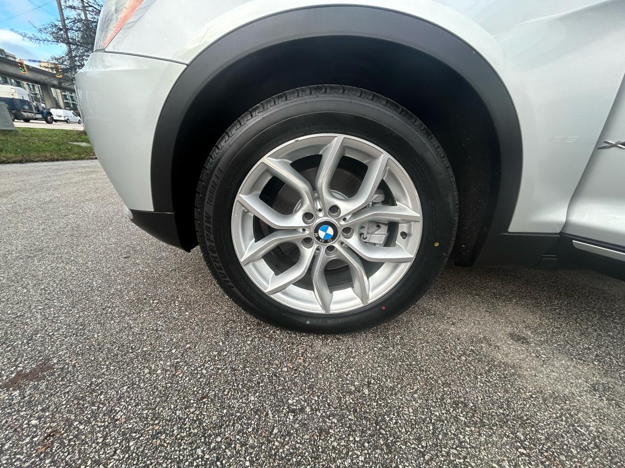 2011 BMW X3 28i - Photo #13