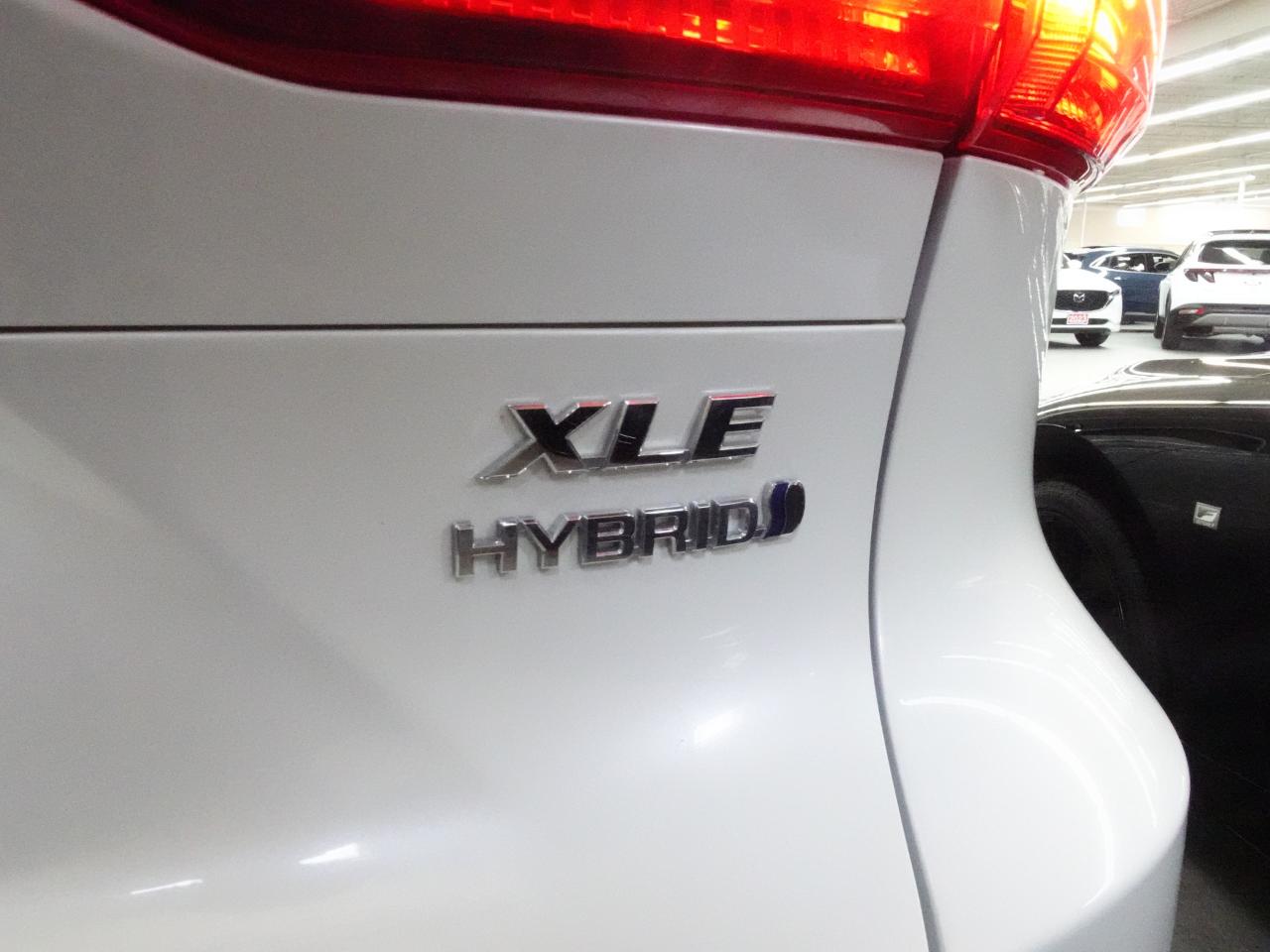 2021 Toyota Venza XLE HYBRID | AWD | Nav | Leather | BSM | CarPlay