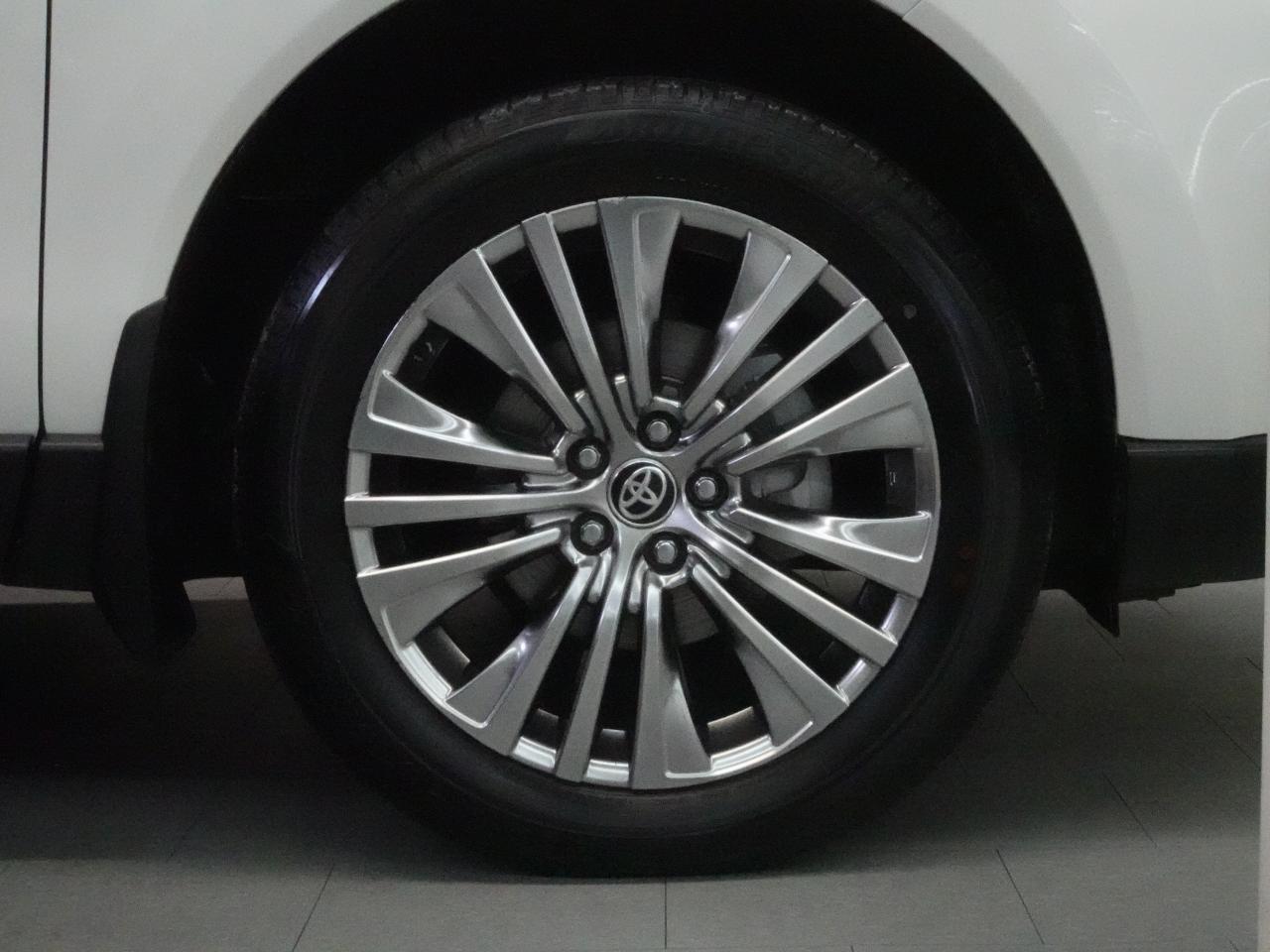 2021 Toyota Venza XLE HYBRID | AWD | Nav | Leather | BSM | CarPlay