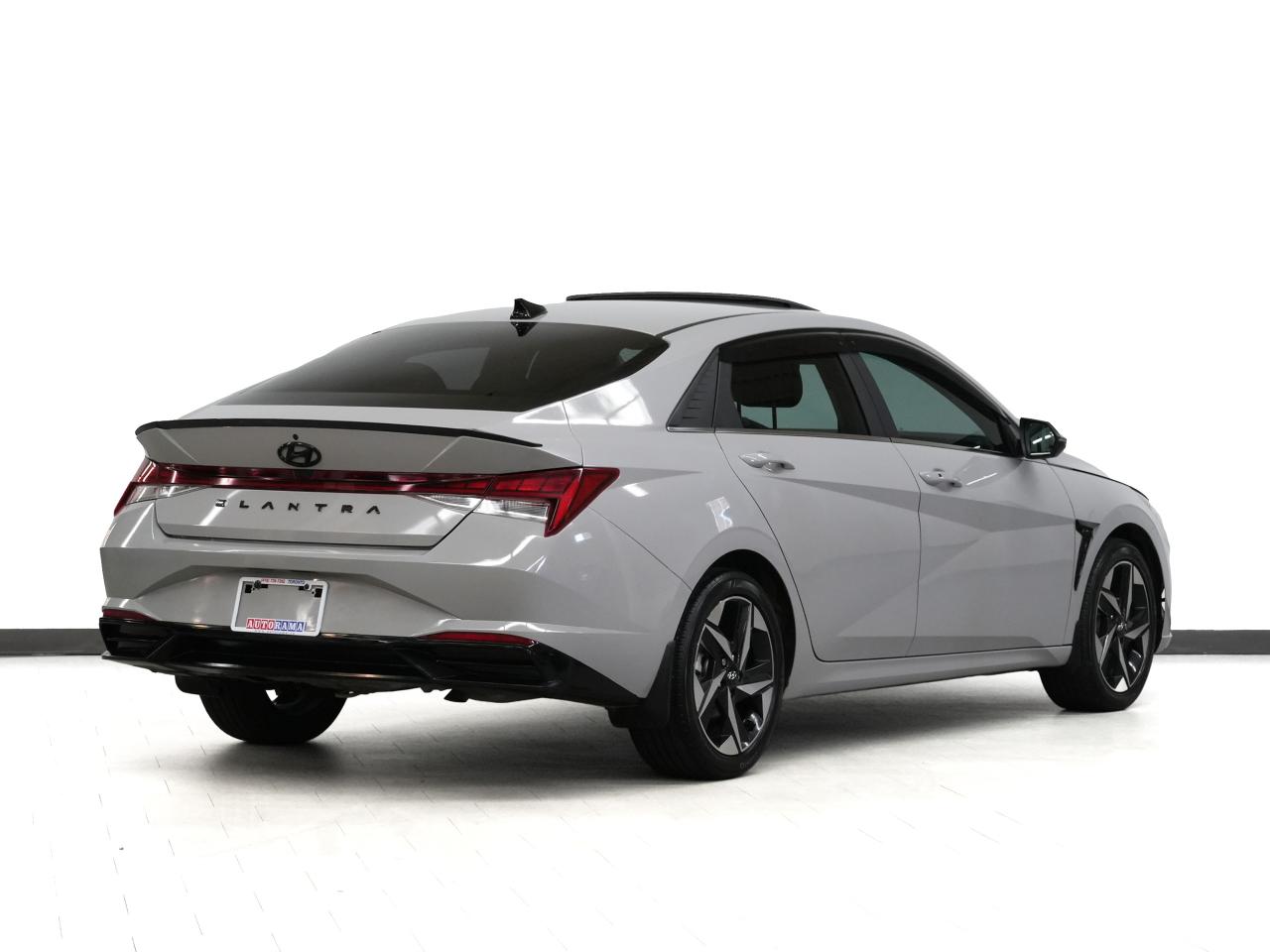 2023 Hyundai Elantra Luxury | NAV | Leather | Sunroof | BSM | CarPlay Photo