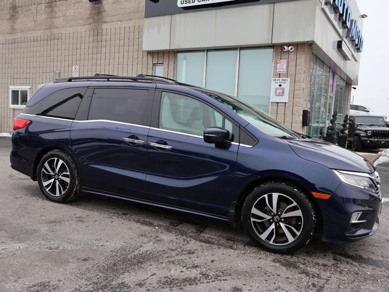 2018 Honda Odyssey TOURING CERTIFIED *1 OWNER* CAMERA NAV DVD LEATHER HEATED SEATS SUNROOF CRUISE ALLOYS Photo