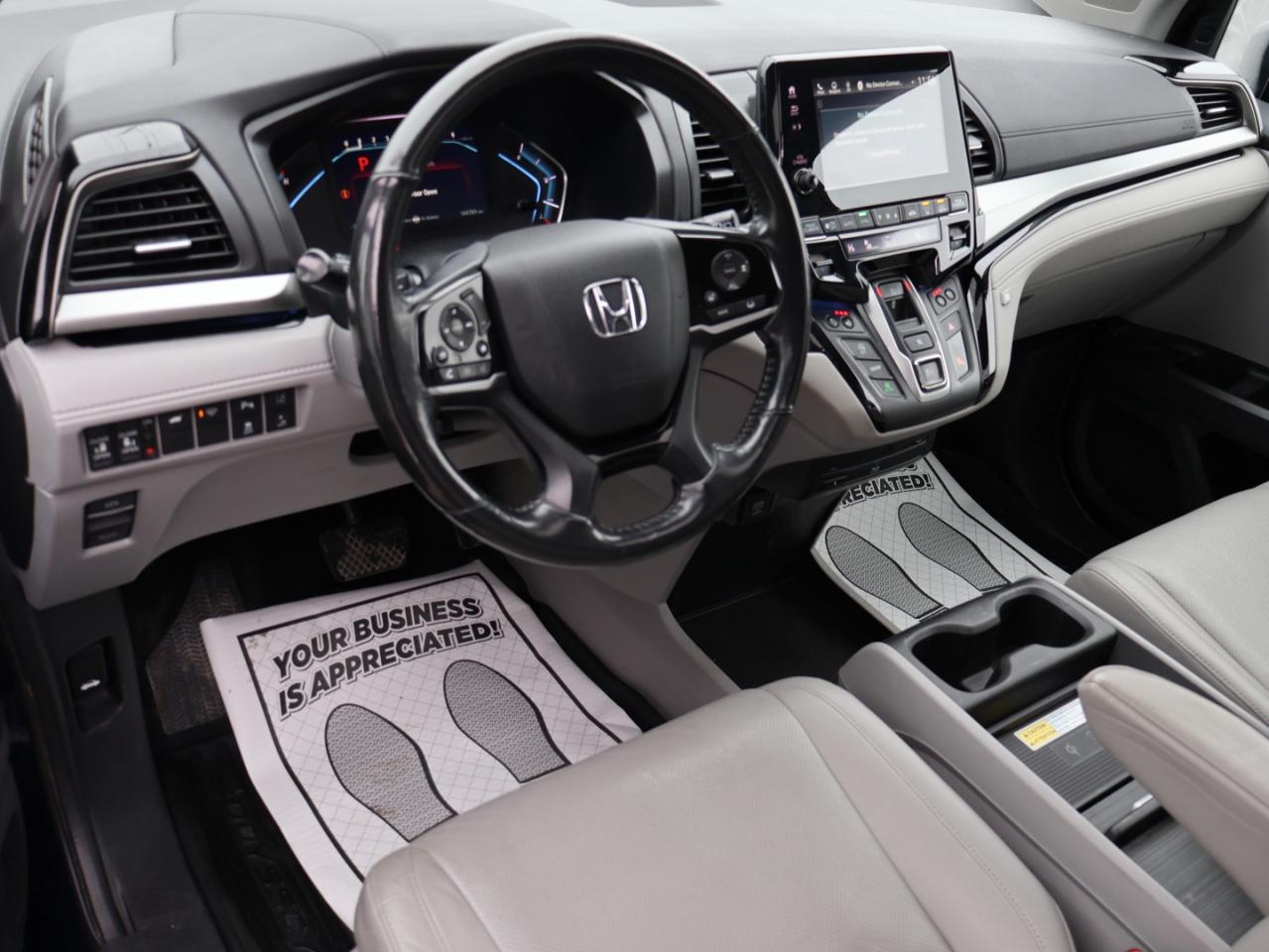 2018 Honda Odyssey TOURING CERTIFIED *1 OWNER* CAMERA NAV DVD LEATHER HEATED SEATS SUNROOF CRUISE ALLOYS Photo