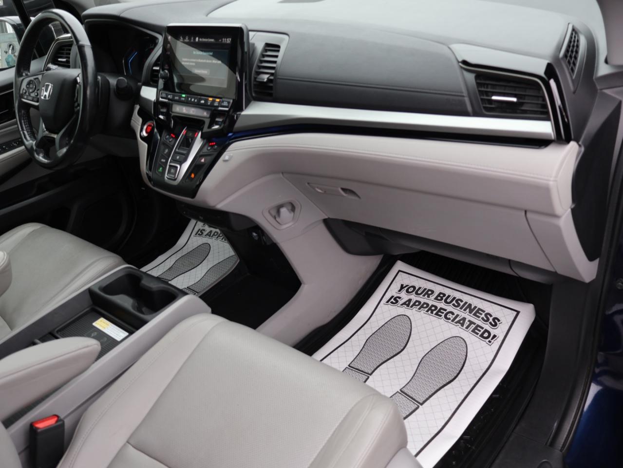 2018 Honda Odyssey TOURING CERTIFIED *1 OWNER* CAMERA NAV DVD LEATHER HEATED SEATS SUNROOF CRUISE ALLOYS Photo