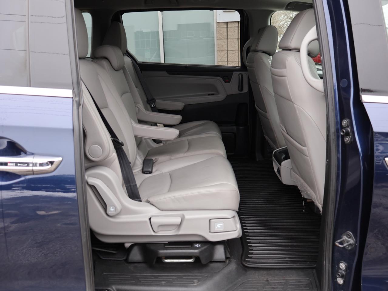 2018 Honda Odyssey TOURING CERTIFIED *1 OWNER* CAMERA NAV DVD LEATHER HEATED SEATS SUNROOF CRUISE ALLOYS Photo