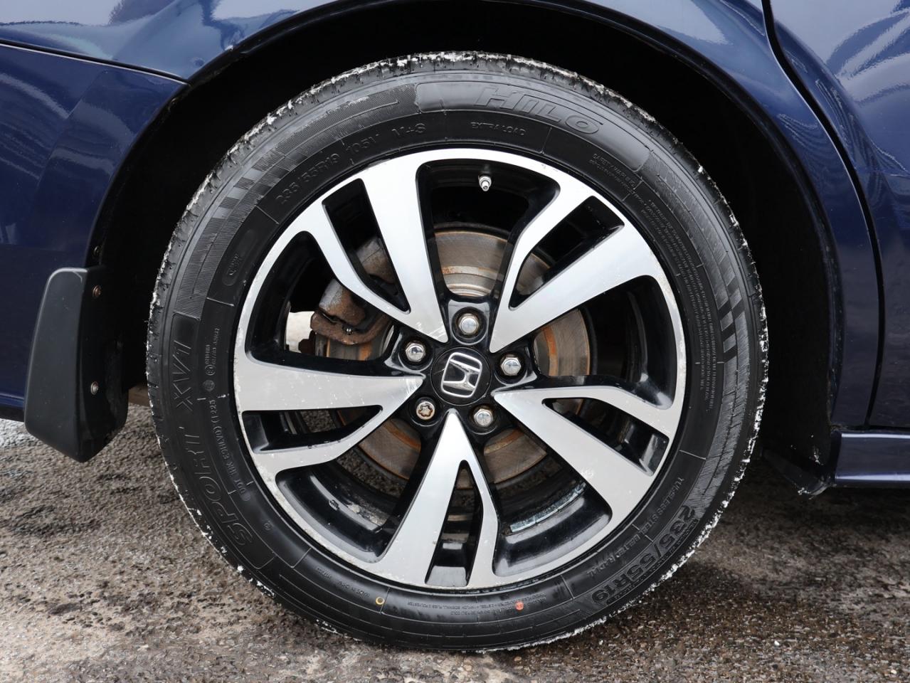 2018 Honda Odyssey TOURING CERTIFIED *1 OWNER* CAMERA NAV DVD LEATHER HEATED SEATS SUNROOF CRUISE ALLOYS Photo