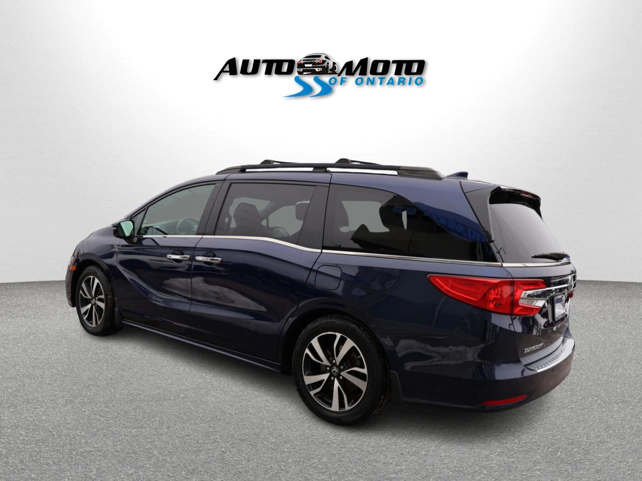 2018 Honda Odyssey TOURING CERTIFIED *1 OWNER* CAMERA NAV DVD LEATHER HEATED SEATS SUNROOF CRUISE ALLOYS Photo3