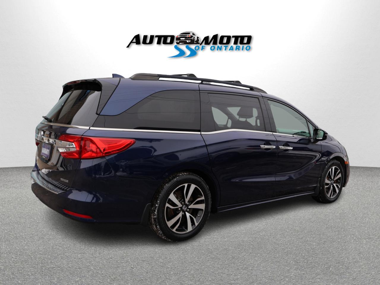 2018 Honda Odyssey TOURING CERTIFIED *1 OWNER* CAMERA NAV DVD LEATHER HEATED SEATS SUNROOF CRUISE ALLOYS Photo