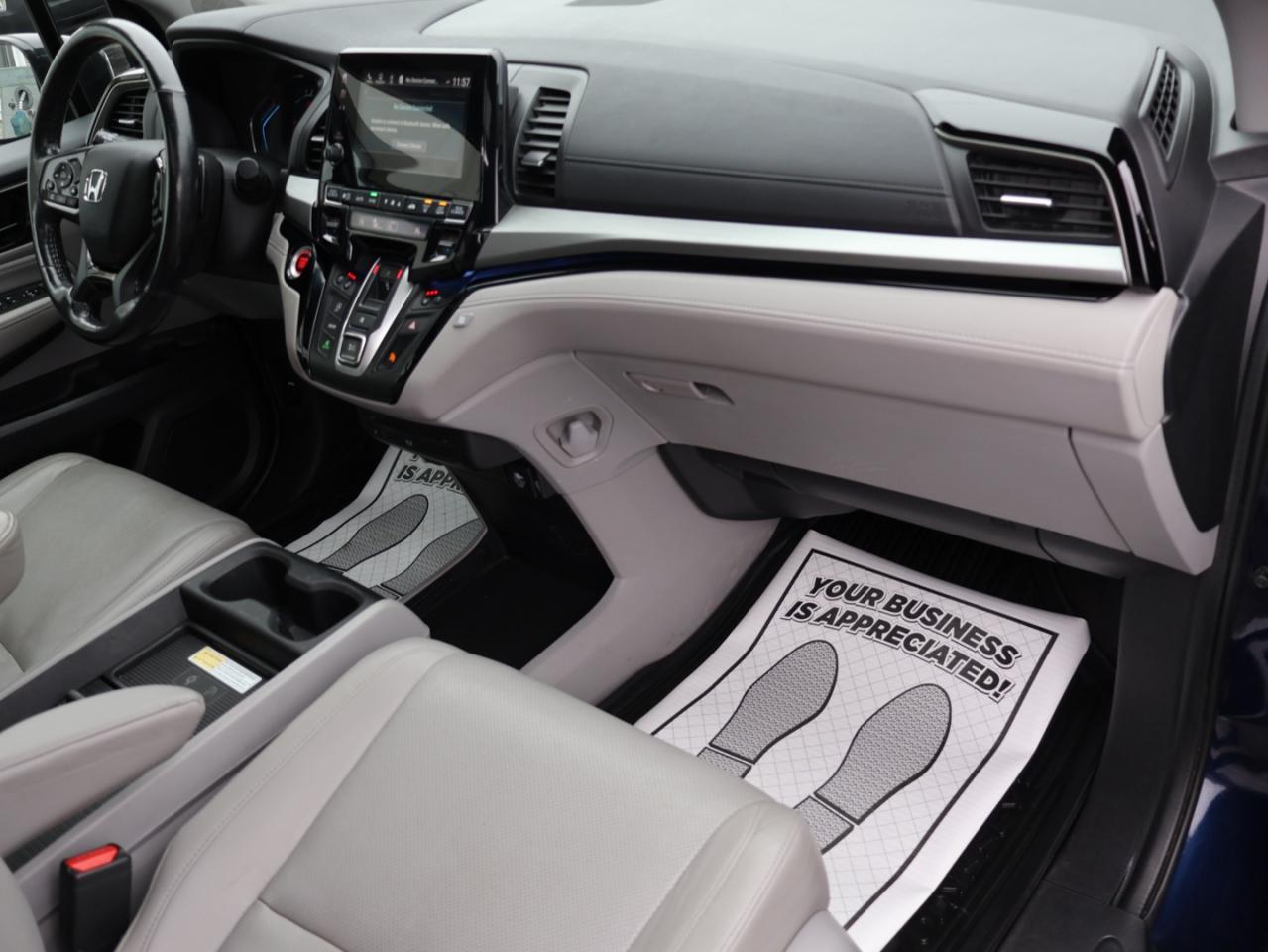 2018 Honda Odyssey TOURING CERTIFIED *1 OWNER* CAMERA NAV DVD LEATHER HEATED SEATS SUNROOF CRUISE ALLOYS Photo