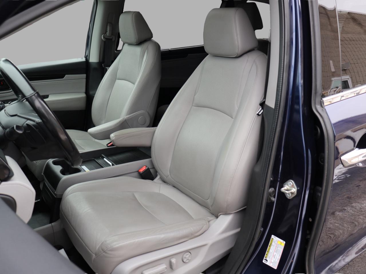 2018 Honda Odyssey TOURING CERTIFIED *1 OWNER* CAMERA NAV DVD LEATHER HEATED SEATS SUNROOF CRUISE ALLOYS Photo