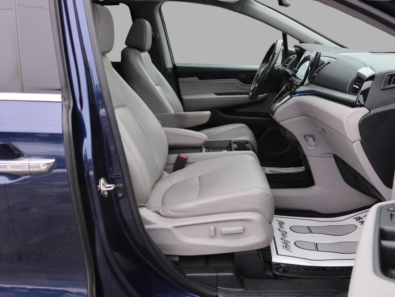 2018 Honda Odyssey TOURING CERTIFIED *1 OWNER* CAMERA NAV DVD LEATHER HEATED SEATS SUNROOF CRUISE ALLOYS Photo