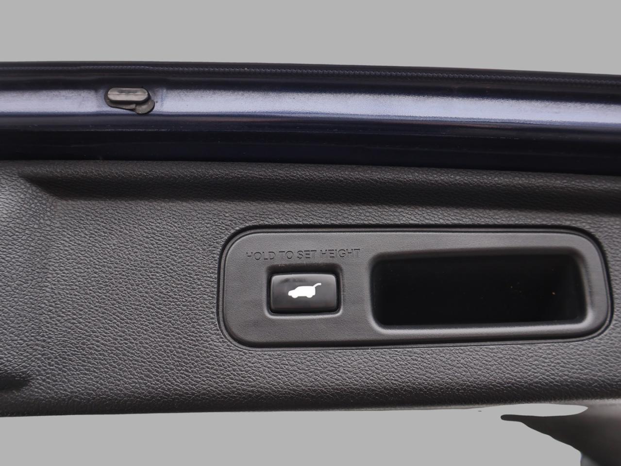 2018 Honda Odyssey TOURING CERTIFIED *1 OWNER* CAMERA NAV DVD LEATHER HEATED SEATS SUNROOF CRUISE ALLOYS Photo