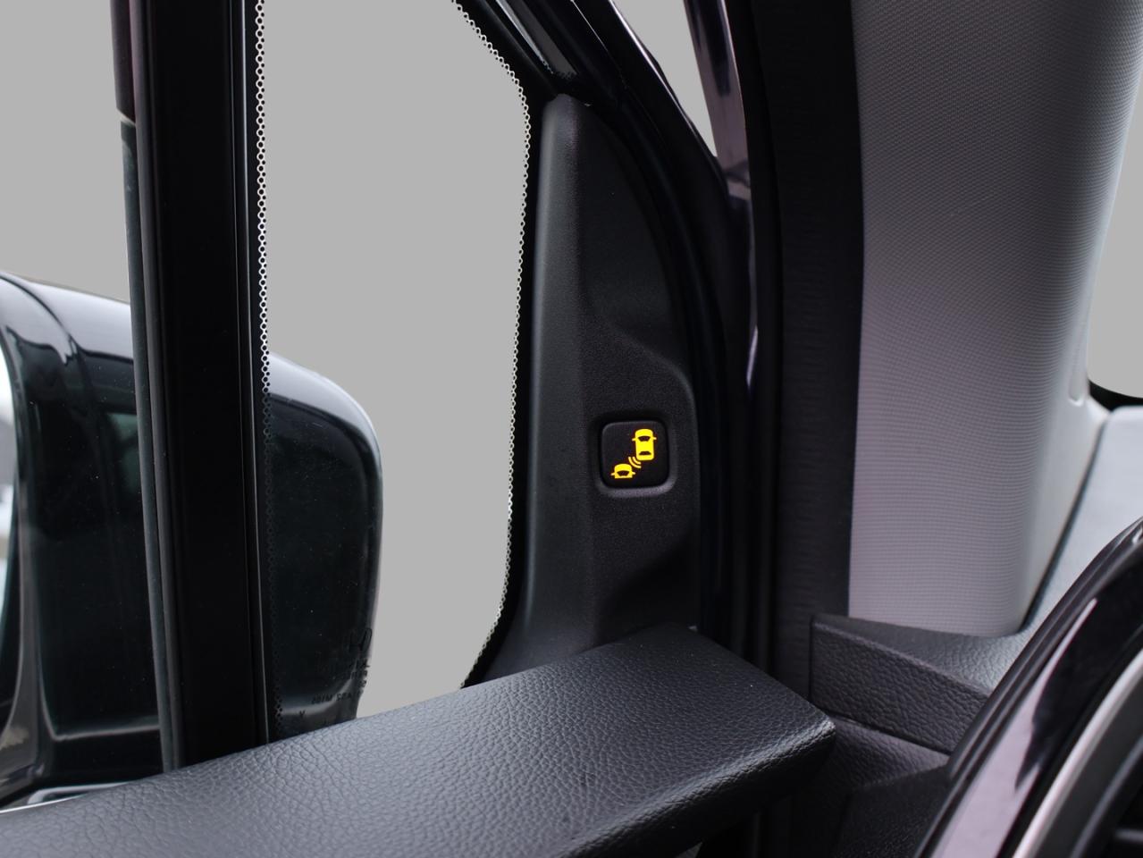 2018 Honda Odyssey TOURING CERTIFIED *1 OWNER* CAMERA NAV DVD LEATHER HEATED SEATS SUNROOF CRUISE ALLOYS Photo