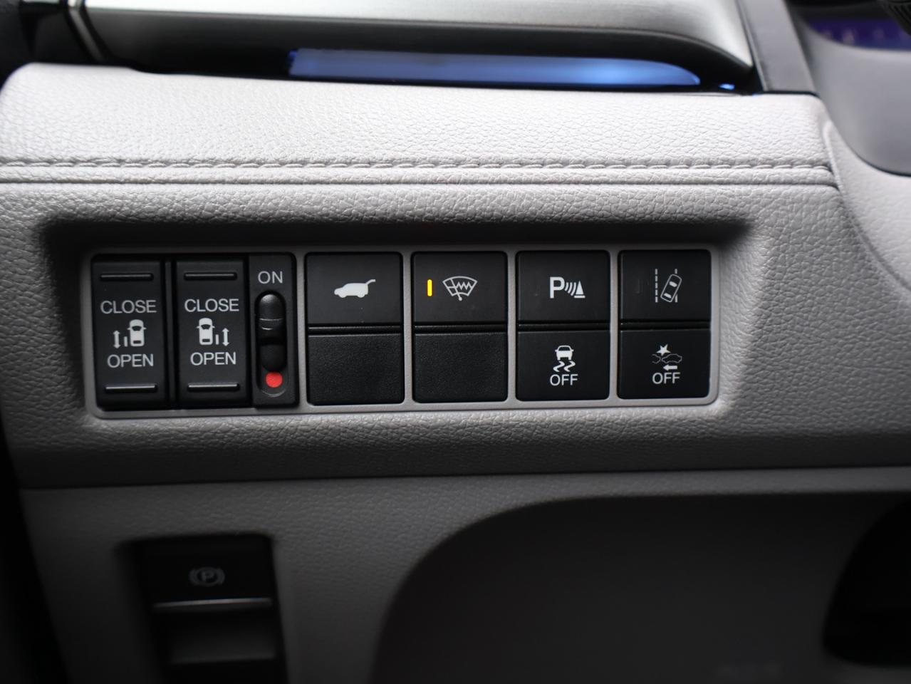 2018 Honda Odyssey TOURING CERTIFIED *1 OWNER* CAMERA NAV DVD LEATHER HEATED SEATS SUNROOF CRUISE ALLOYS Photo