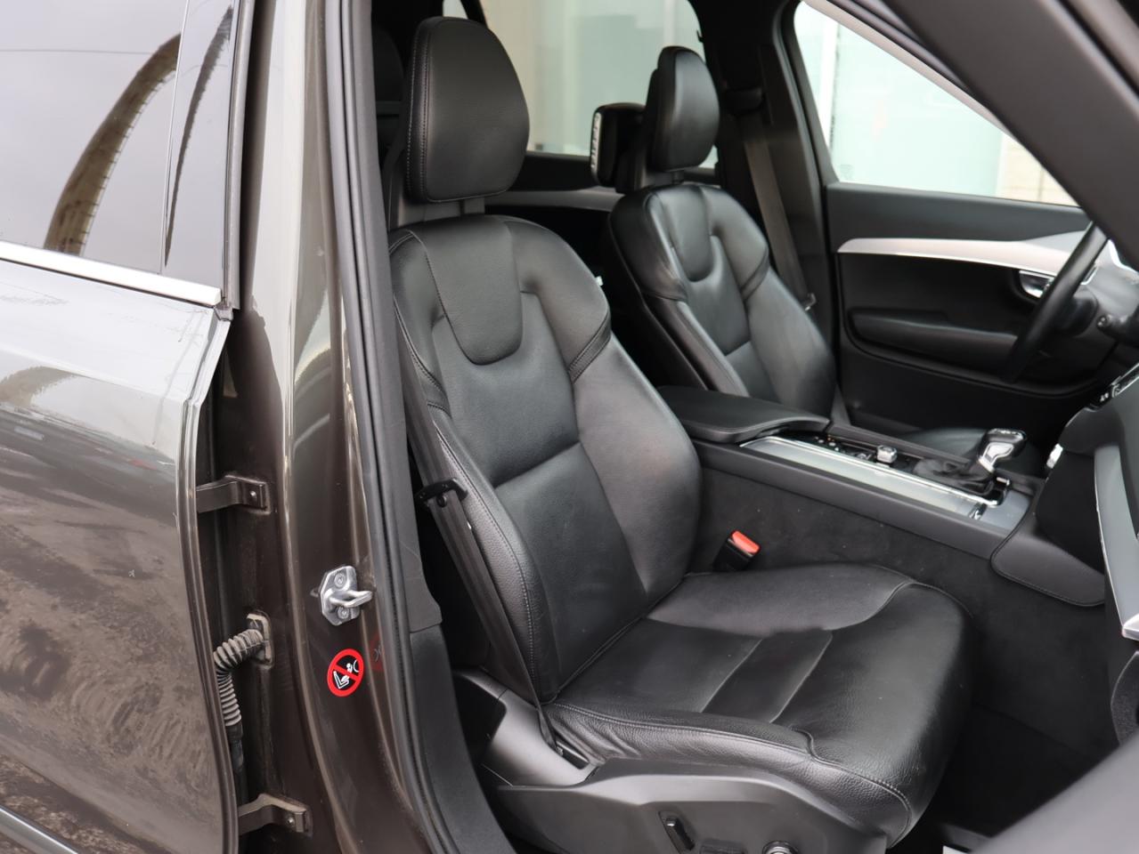 2018 Volvo XC90 T5 MOMENTUM AWD CERTIFIED *1 OWNER*ACCIDENT FREE* CAMERA NAV BLUETOOTH LEATHER HEATED SEATS PANO ROOF CRUISE ALLOYS Photo