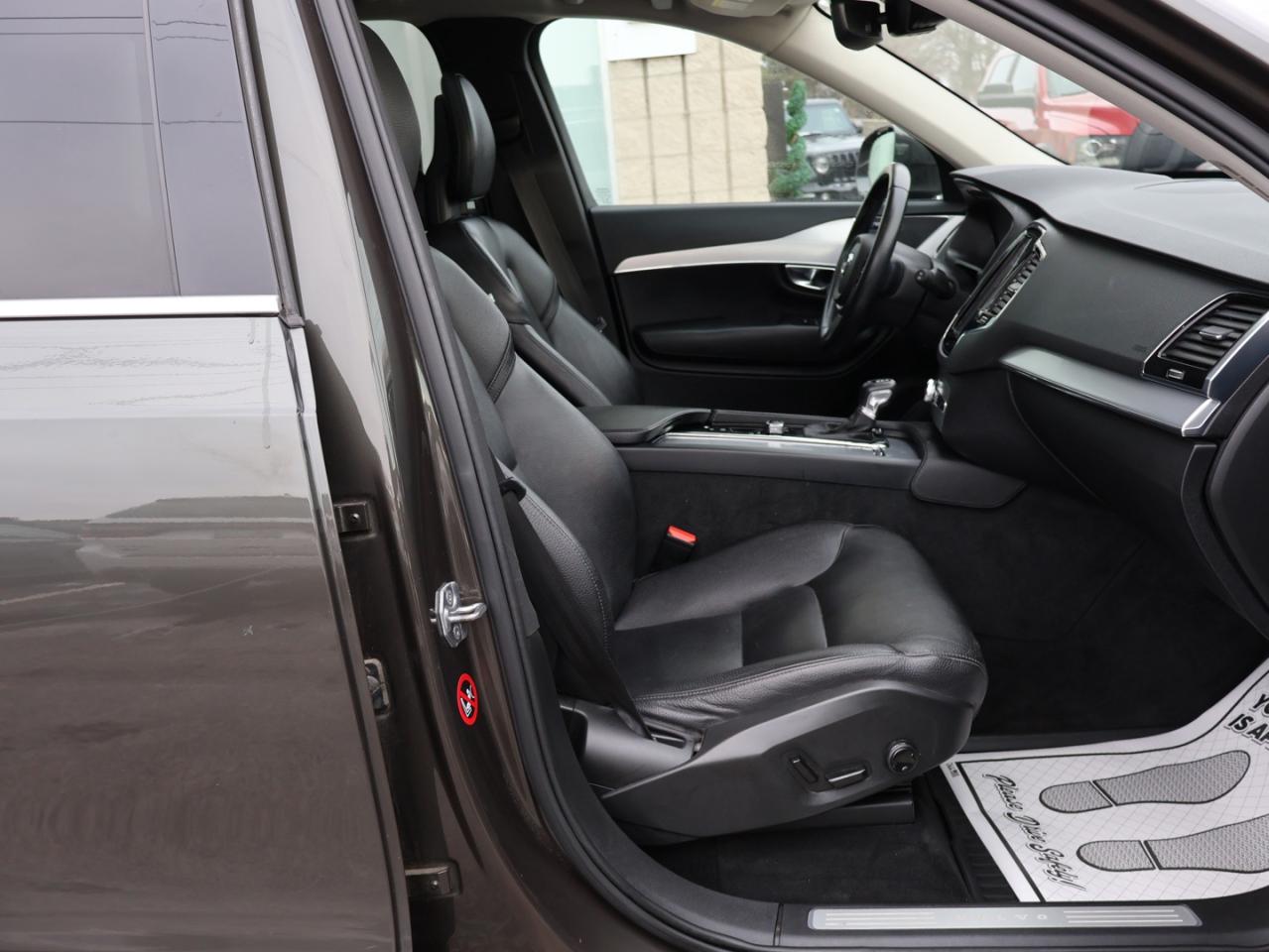 2018 Volvo XC90 T5 MOMENTUM AWD CERTIFIED *1 OWNER*ACCIDENT FREE* CAMERA NAV BLUETOOTH LEATHER HEATED SEATS PANO ROOF CRUISE ALLOYS Photo