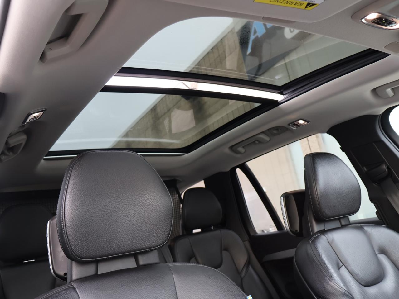 2018 Volvo XC90 T5 MOMENTUM AWD CERTIFIED *1 OWNER*ACCIDENT FREE* CAMERA NAV BLUETOOTH LEATHER HEATED SEATS PANO ROOF CRUISE ALLOYS Photo