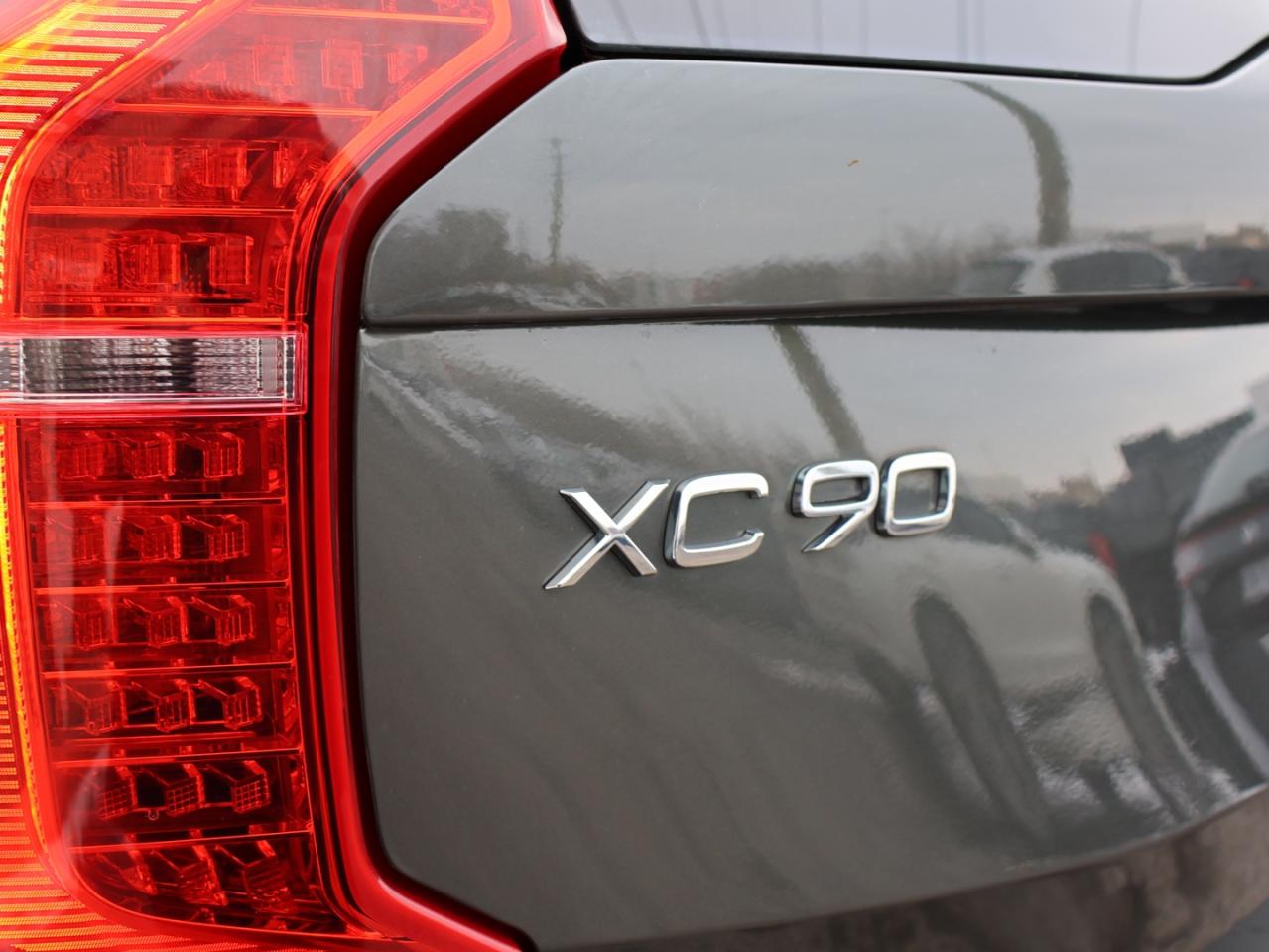 2018 Volvo XC90 T5 MOMENTUM AWD CERTIFIED *1 OWNER*ACCIDENT FREE* CAMERA NAV BLUETOOTH LEATHER HEATED SEATS PANO ROOF CRUISE ALLOYS Photo