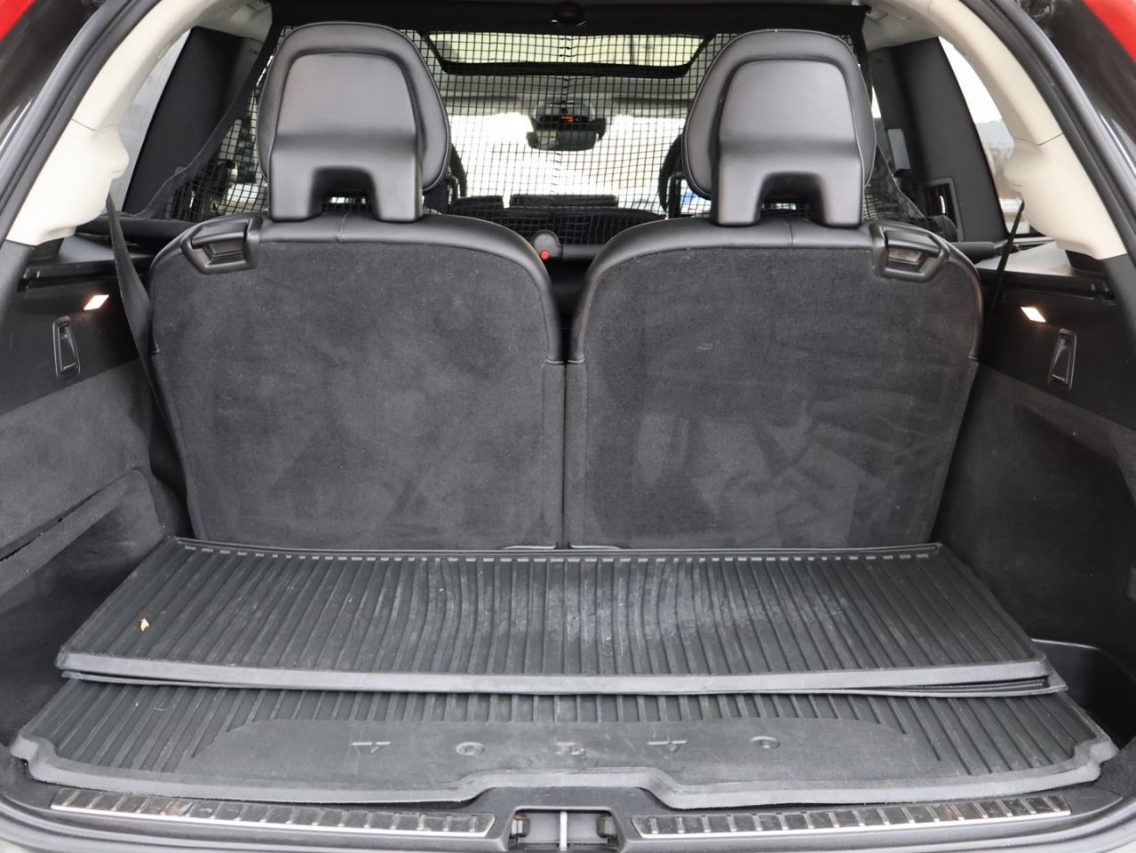 2018 Volvo XC90 T5 MOMENTUM AWD CERTIFIED *1 OWNER*ACCIDENT FREE* CAMERA NAV BLUETOOTH LEATHER HEATED SEATS PANO ROOF CRUISE ALLOYS Photo