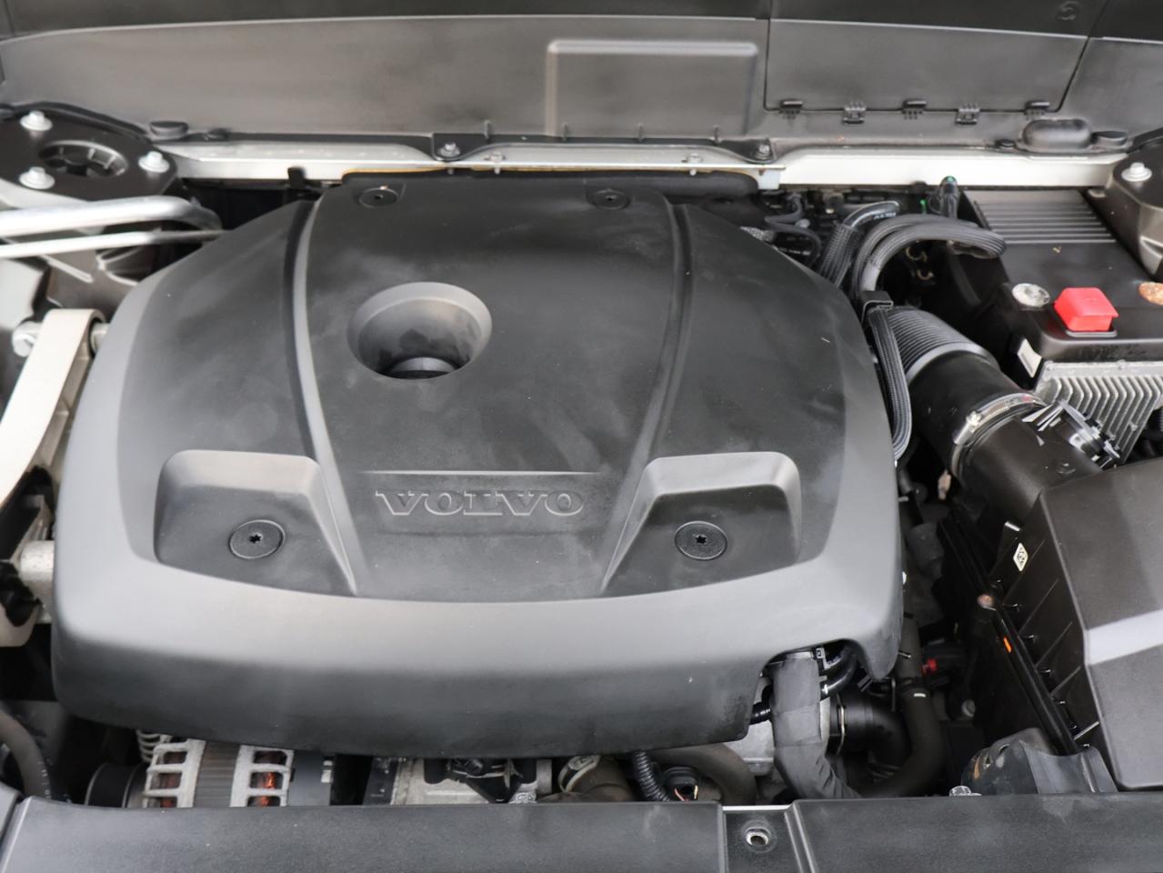 2018 Volvo XC90 T5 MOMENTUM AWD CERTIFIED *1 OWNER*ACCIDENT FREE* CAMERA NAV BLUETOOTH LEATHER HEATED SEATS PANO ROOF CRUISE ALLOYS Photo