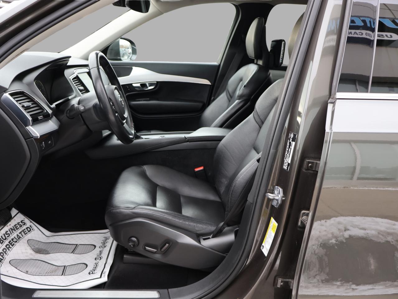 2018 Volvo XC90 T5 MOMENTUM AWD CERTIFIED *1 OWNER*ACCIDENT FREE* CAMERA NAV BLUETOOTH LEATHER HEATED SEATS PANO ROOF CRUISE ALLOYS Photo