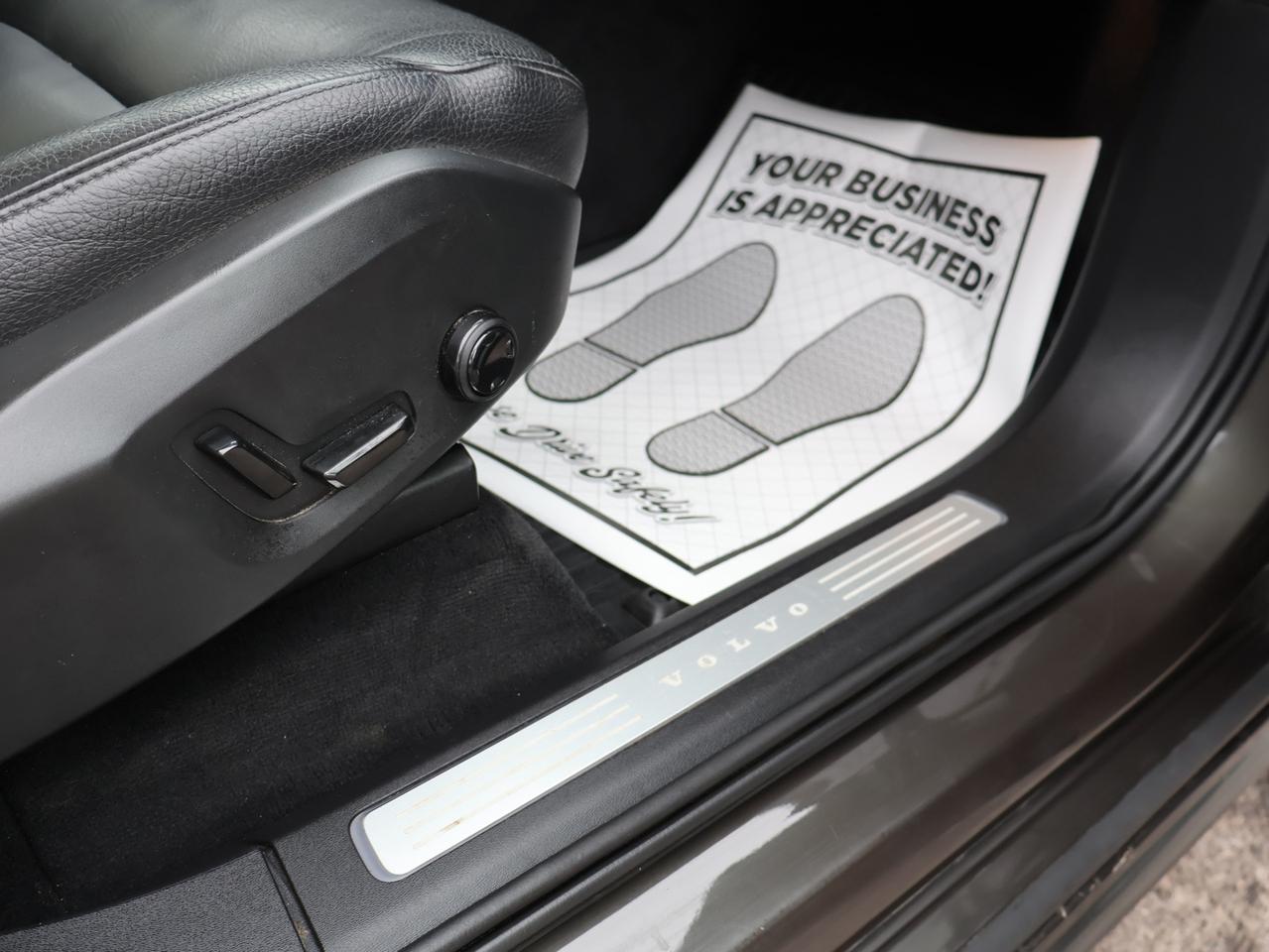 2018 Volvo XC90 T5 MOMENTUM AWD CERTIFIED *1 OWNER*ACCIDENT FREE* CAMERA NAV BLUETOOTH LEATHER HEATED SEATS PANO ROOF CRUISE ALLOYS Photo