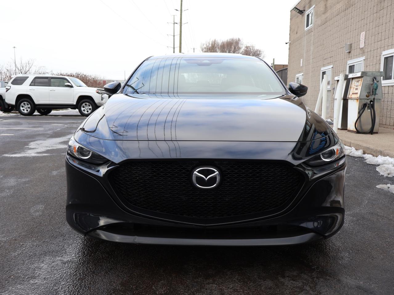 2020 Mazda MAZDA3 SPORT GS 6-SPEED CERTIFIED *ACCIDENT FREE* CAMERA BLUETOOTH LEATHER HEATED SEATS CRUISE ALLOYS Photo2