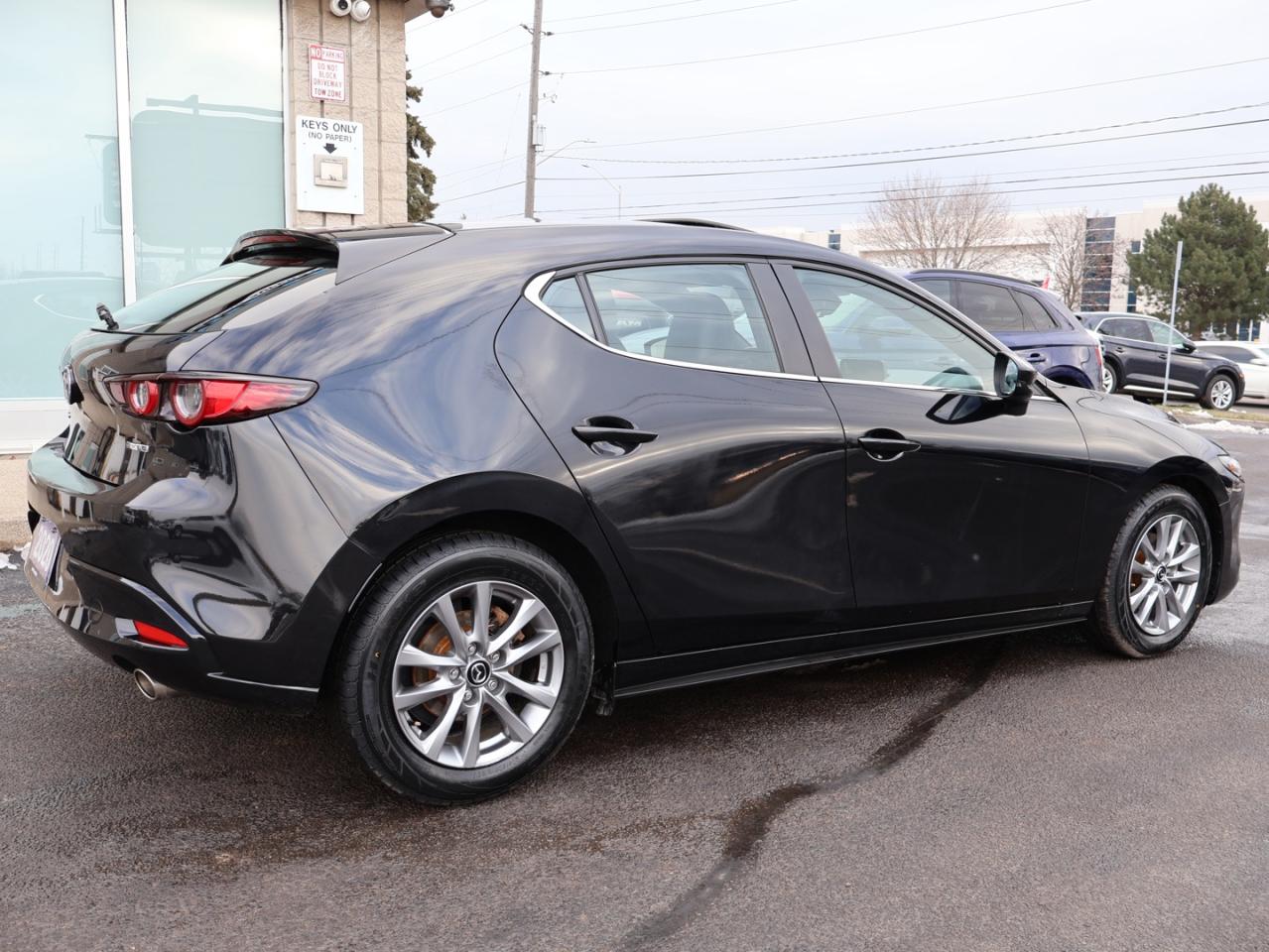2020 Mazda MAZDA3 SPORT GS 6-SPEED CERTIFIED *ACCIDENT FREE* CAMERA BLUETOOTH LEATHER HEATED SEATS CRUISE ALLOYS Photo