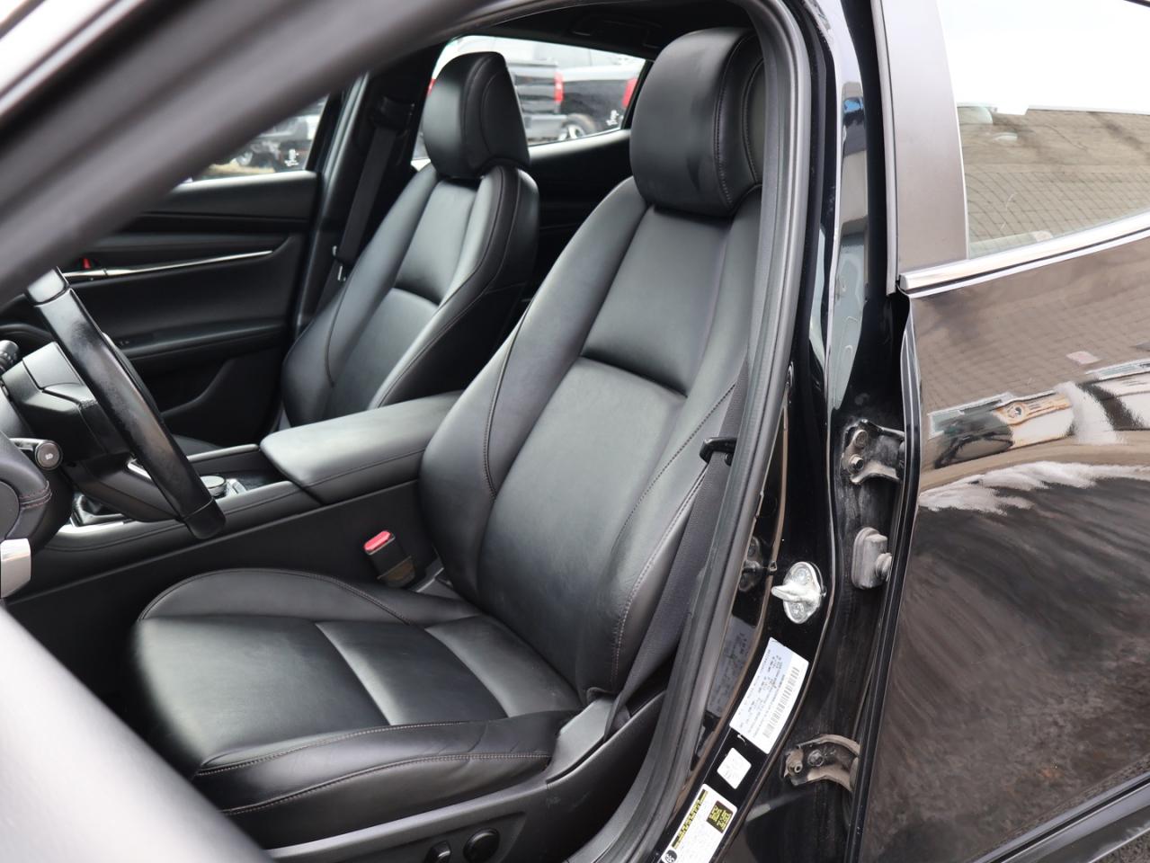 2020 Mazda MAZDA3 SPORT GS 6-SPEED CERTIFIED *ACCIDENT FREE* CAMERA BLUETOOTH LEATHER HEATED SEATS CRUISE ALLOYS Photo