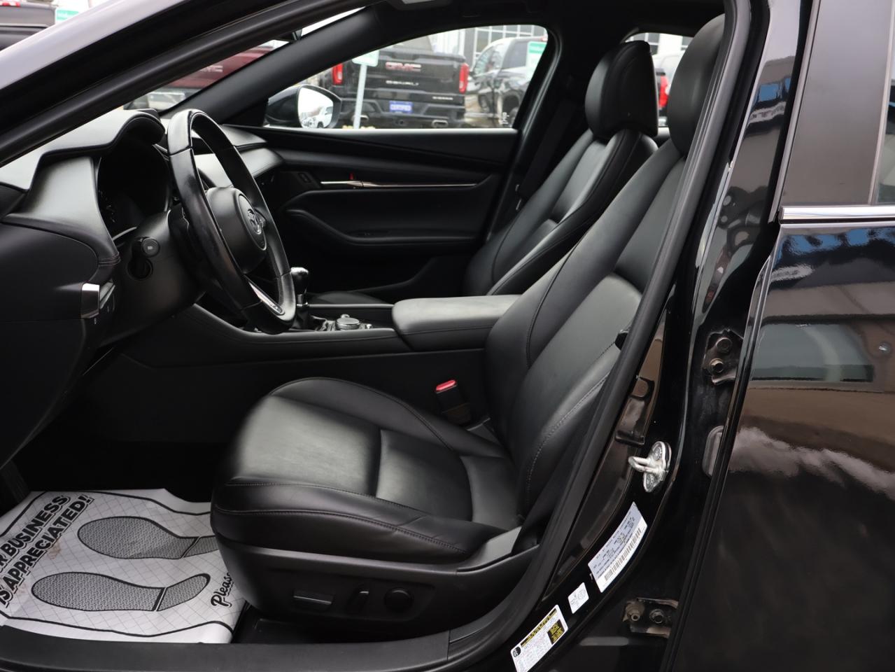 2020 Mazda MAZDA3 SPORT GS 6-SPEED CERTIFIED *ACCIDENT FREE* CAMERA BLUETOOTH LEATHER HEATED SEATS CRUISE ALLOYS Photo