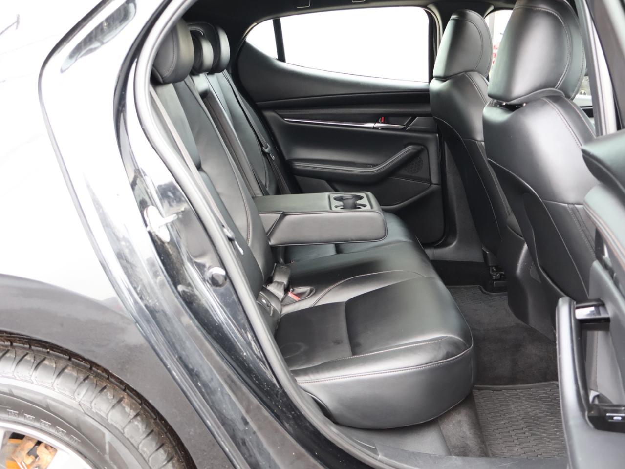 2020 Mazda MAZDA3 SPORT GS 6-SPEED CERTIFIED *ACCIDENT FREE* CAMERA BLUETOOTH LEATHER HEATED SEATS CRUISE ALLOYS Photo