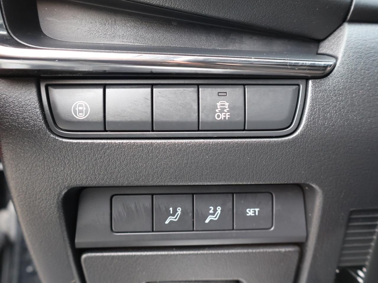 2020 Mazda MAZDA3 SPORT GS 6-SPEED CERTIFIED *ACCIDENT FREE* CAMERA BLUETOOTH LEATHER HEATED SEATS CRUISE ALLOYS Photo