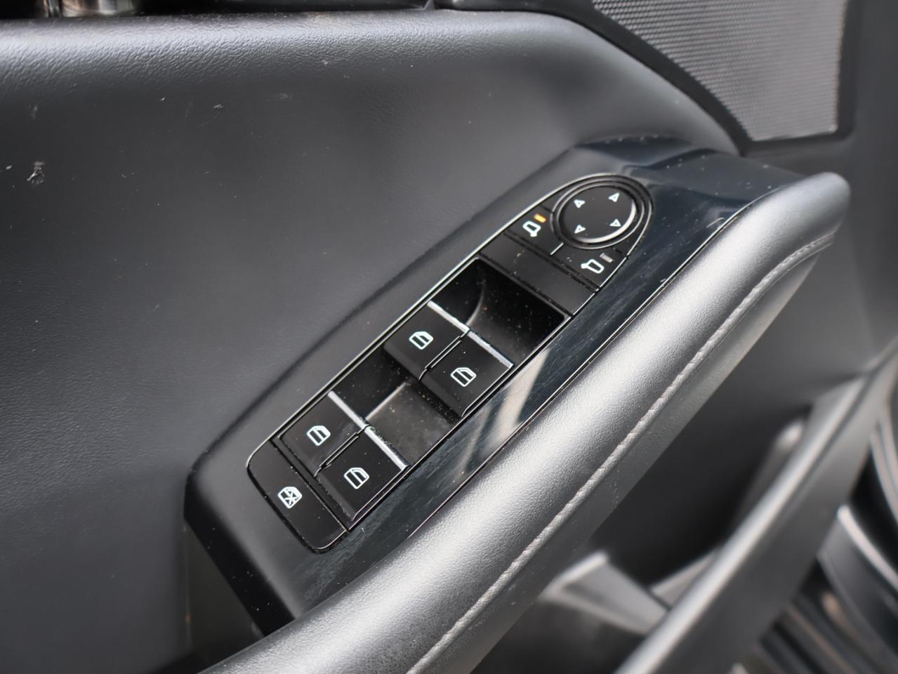 2020 Mazda MAZDA3 SPORT GS 6-SPEED CERTIFIED *ACCIDENT FREE* CAMERA BLUETOOTH LEATHER HEATED SEATS CRUISE ALLOYS Photo