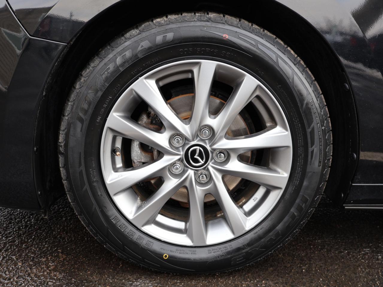 2020 Mazda MAZDA3 SPORT GS 6-SPEED CERTIFIED *ACCIDENT FREE* CAMERA BLUETOOTH LEATHER HEATED SEATS CRUISE ALLOYS Photo