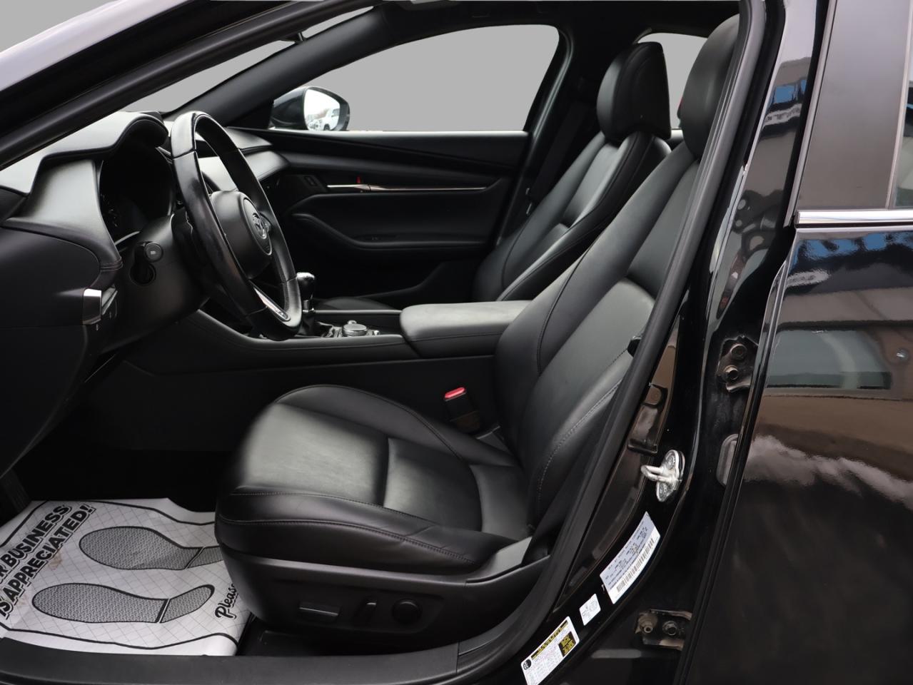 2020 Mazda MAZDA3 SPORT GS 6-SPEED CERTIFIED *ACCIDENT FREE* CAMERA BLUETOOTH LEATHER HEATED SEATS CRUISE ALLOYS Photo