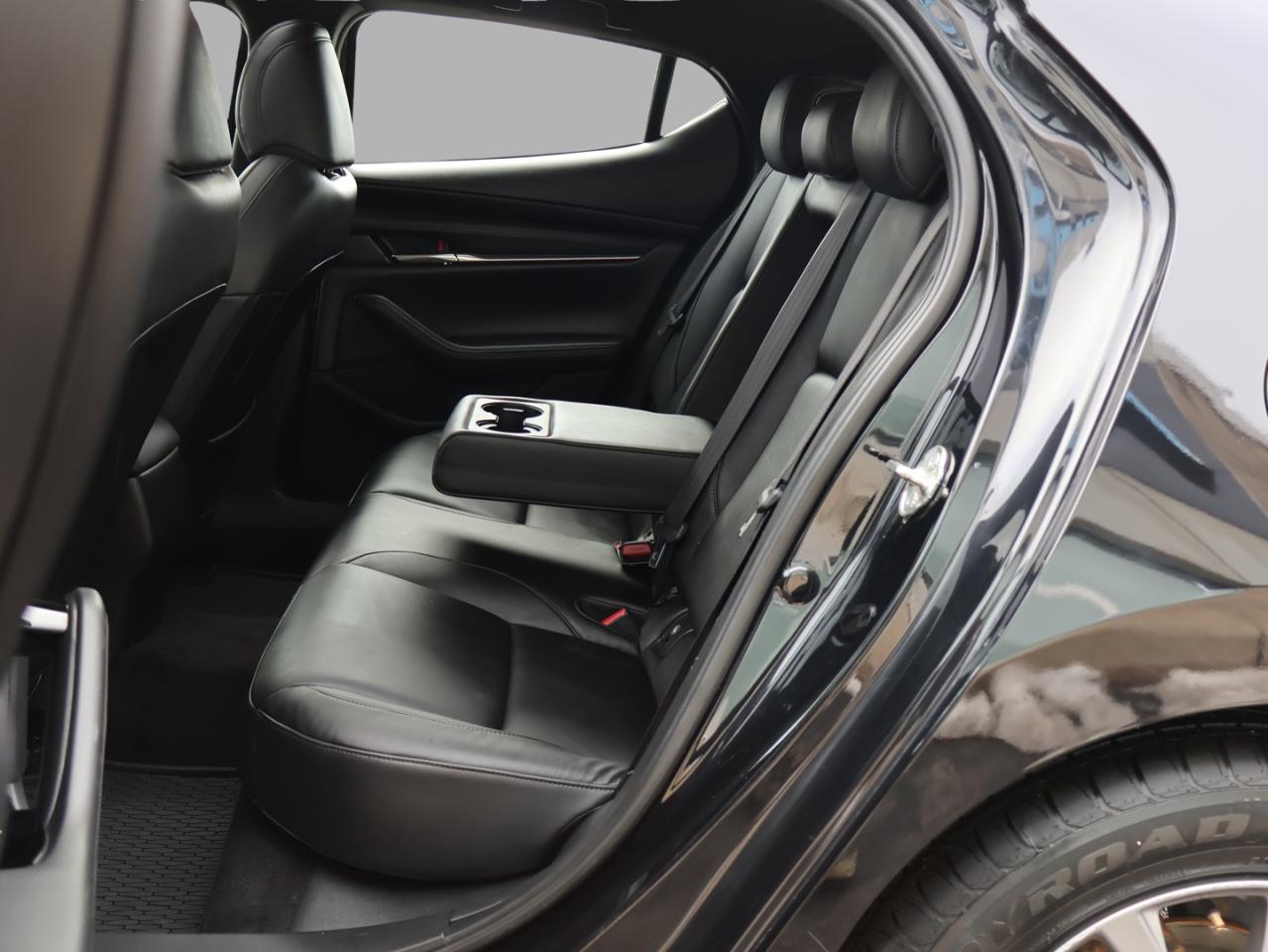 2020 Mazda MAZDA3 SPORT GS 6-SPEED CERTIFIED *ACCIDENT FREE* CAMERA BLUETOOTH LEATHER HEATED SEATS CRUISE ALLOYS Photo