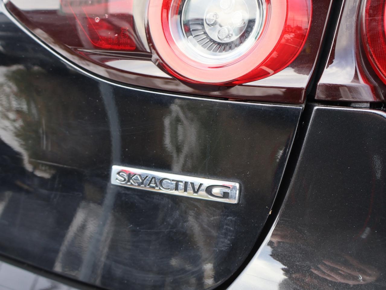 2020 Mazda MAZDA3 SPORT GS 6-SPEED CERTIFIED *ACCIDENT FREE* CAMERA BLUETOOTH LEATHER HEATED SEATS CRUISE ALLOYS Photo