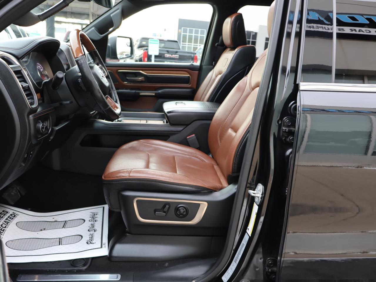 2019 RAM 1500 LARAMIE-LONGHORN 4WD CERTIFIED *ACCIDENT FREE*DODGE MAINTAIN* CAMERA NAV BLUETOOTH LEATHER HEATED SEATS PANO ROOF CRUISE ALLOYS Photo