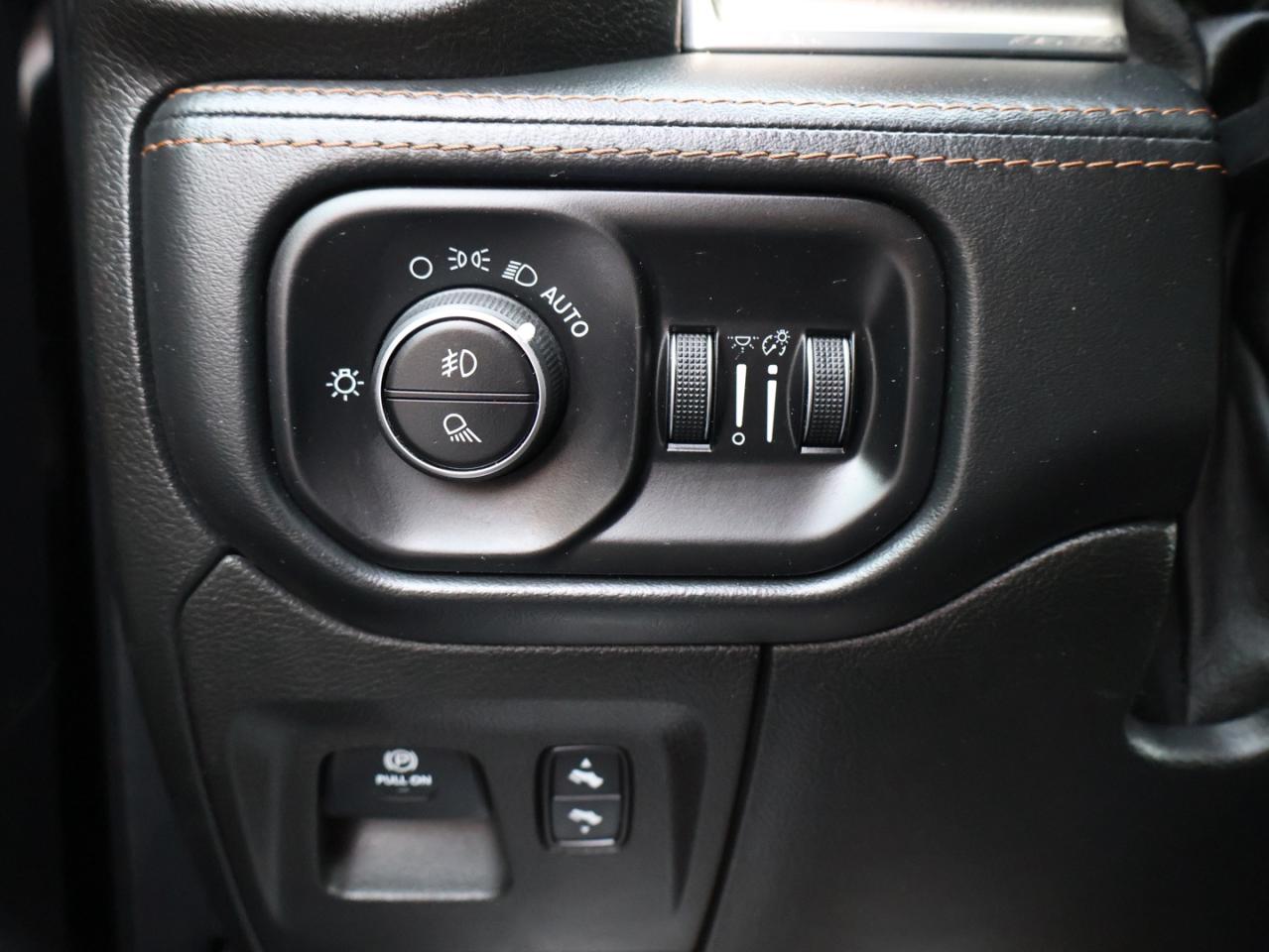 2019 RAM 1500 LARAMIE-LONGHORN 4WD CERTIFIED *ACCIDENT FREE*DODGE MAINTAIN* CAMERA NAV BLUETOOTH LEATHER HEATED SEATS PANO ROOF CRUISE ALLOYS Photo