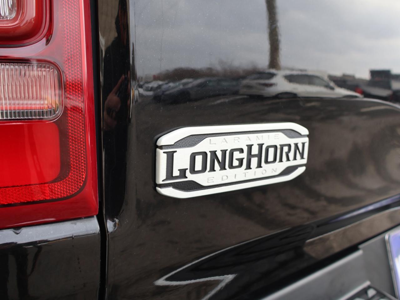 2019 RAM 1500 LARAMIE-LONGHORN 4WD CERTIFIED *ACCIDENT FREE*DODGE MAINTAIN* CAMERA NAV BLUETOOTH LEATHER HEATED SEATS PANO ROOF CRUISE ALLOYS Photo