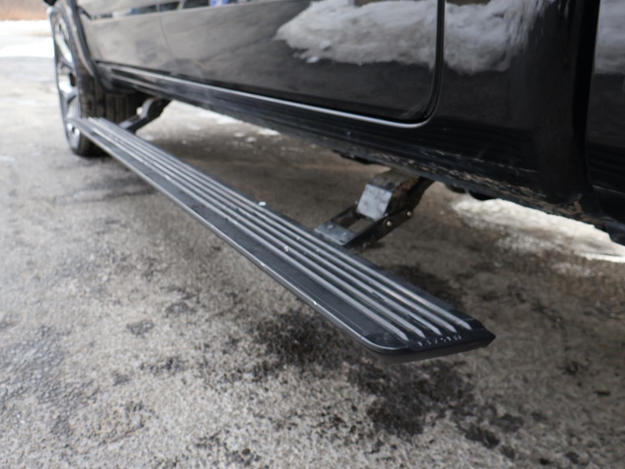 2019 RAM 1500 LARAMIE-LONGHORN 4WD CERTIFIED *ACCIDENT FREE*DODGE MAINTAIN* CAMERA NAV BLUETOOTH LEATHER HEATED SEATS PANO ROOF CRUISE ALLOYS Photo