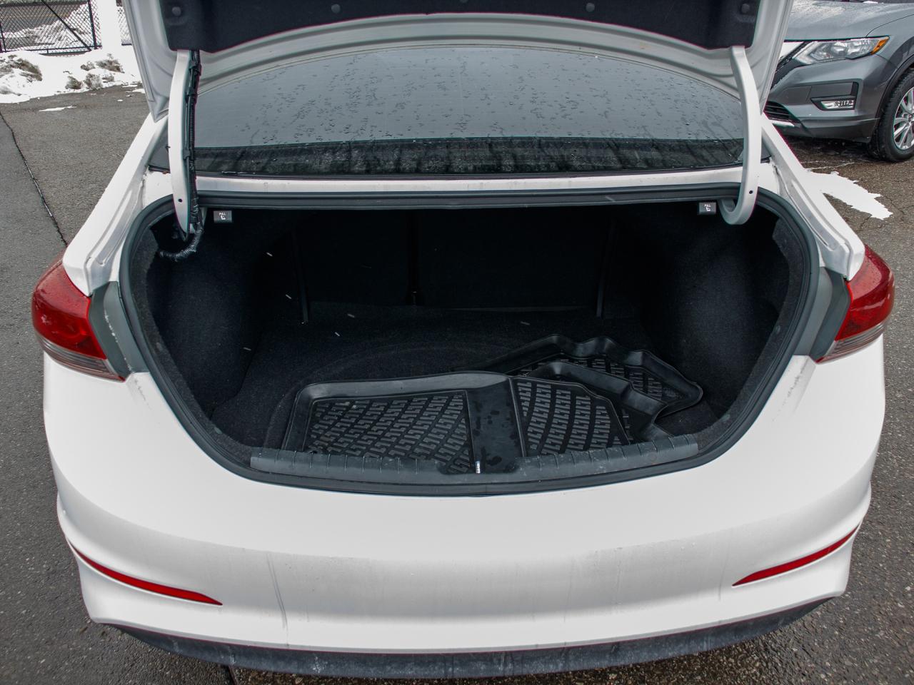 2017 Hyundai Elantra GLS | CLEAN TITLE | Photo