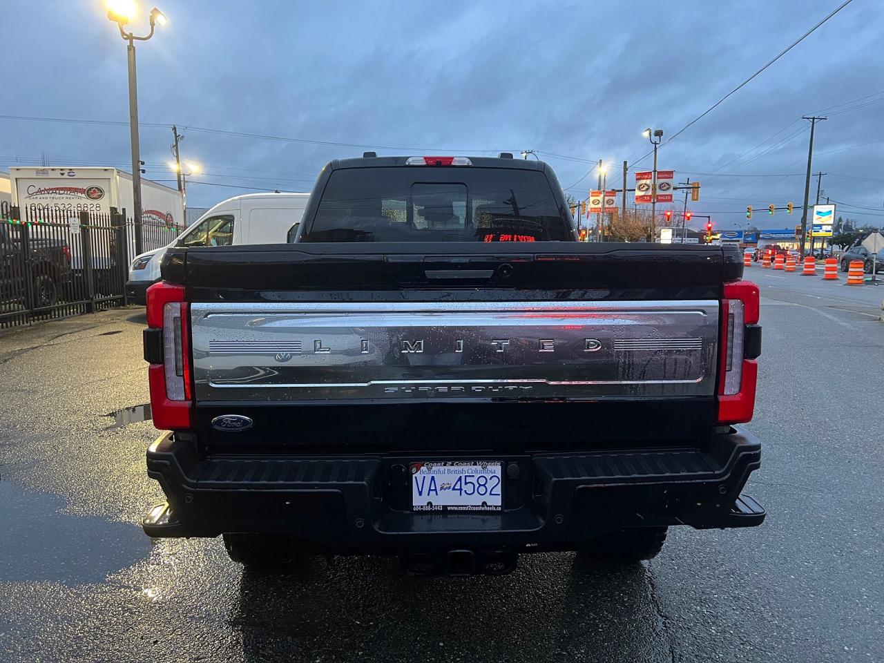 2023 Ford SUPER DUTY F-350 SRW Limited Photo25