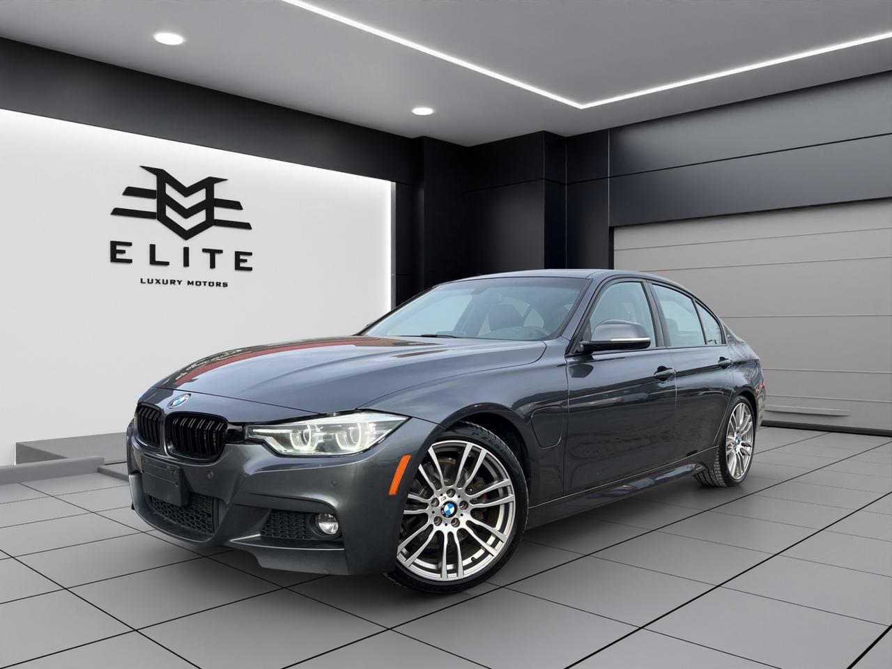 2016 BMW 3 Series 330e Plug-In Hybrid - M-Sport Pkg !! Photo2