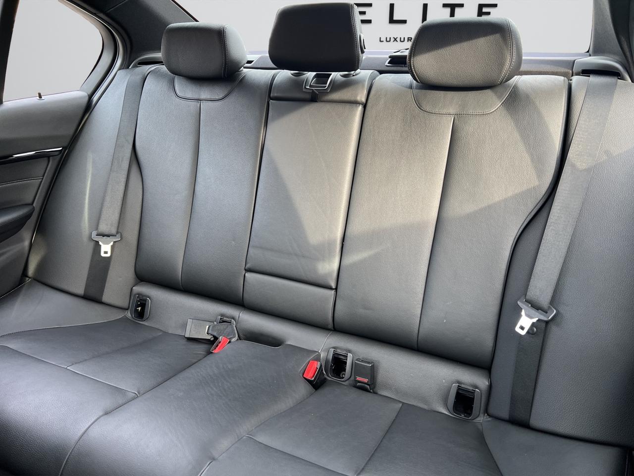 2016 BMW 3 Series 330e Plug-In Hybrid - M-Sport Pkg !! Photo