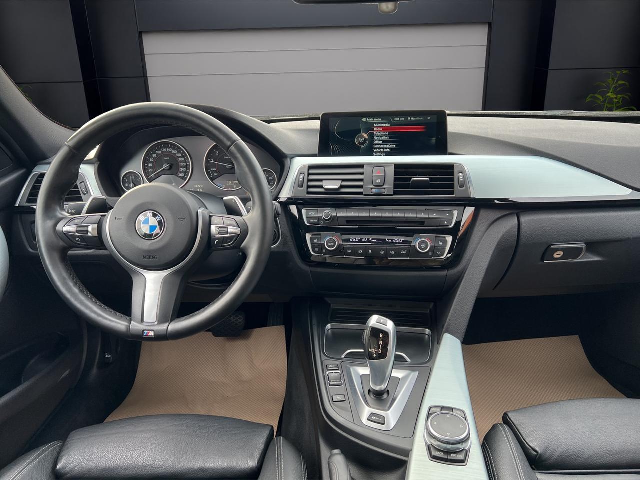 2016 BMW 3 Series 330e Plug-In Hybrid - M-Sport Pkg !! Photo