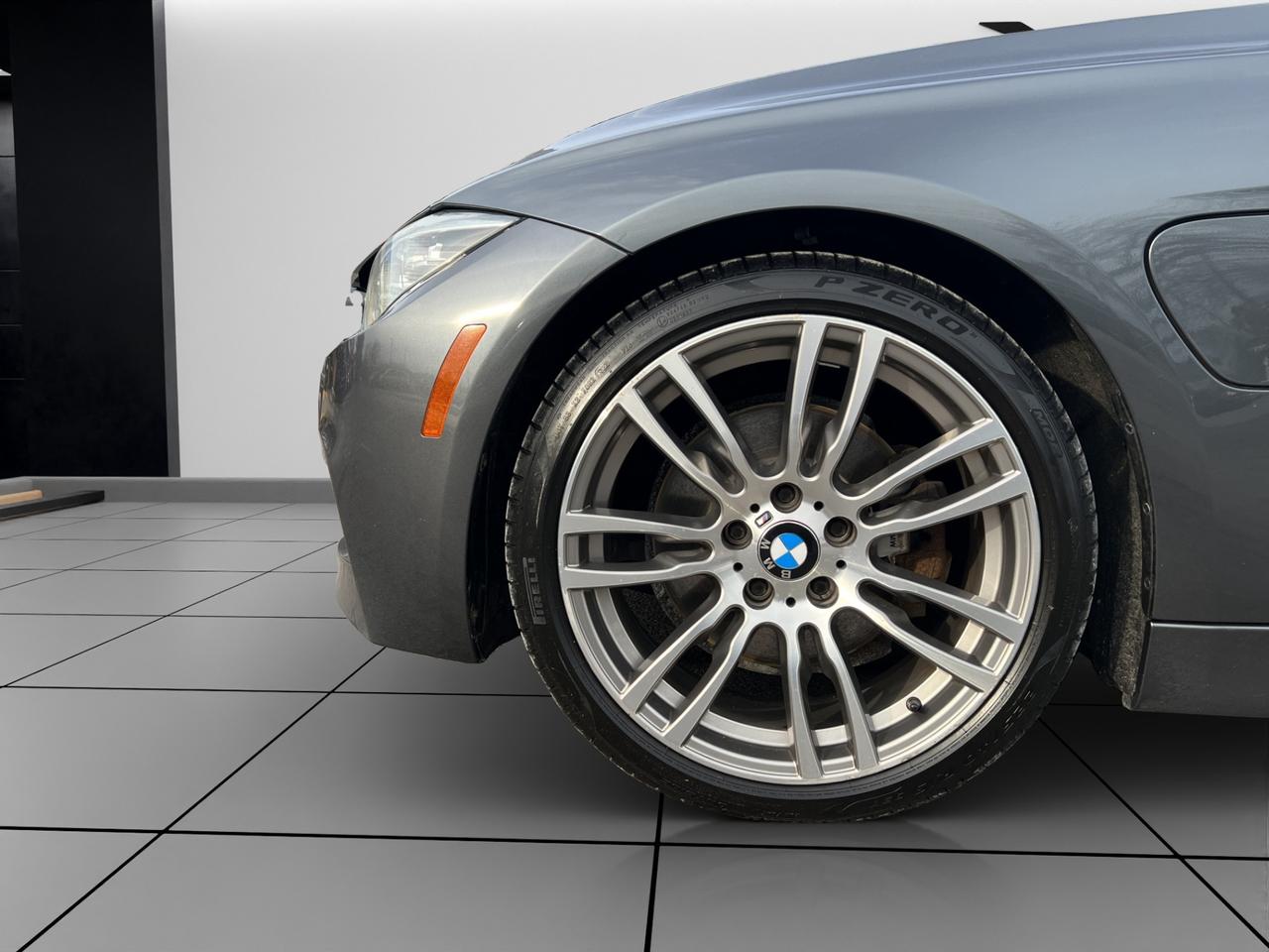 2016 BMW 3 Series 330e Plug-In Hybrid - M-Sport Pkg !! Photo