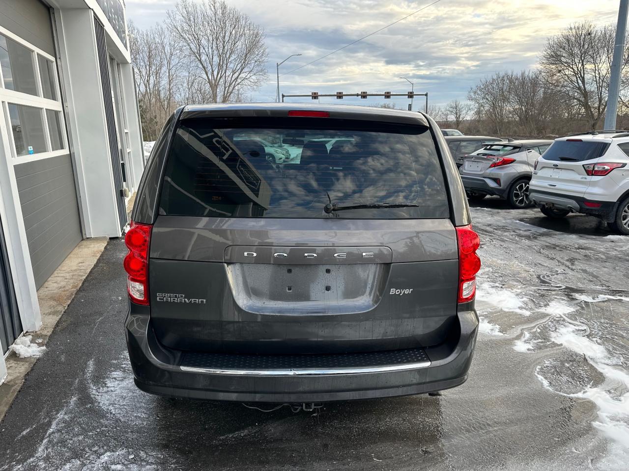 2017 Dodge Grand Caravan CVP/SXT Photo