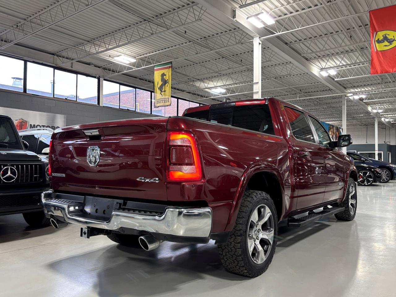 2022 RAM 1500 Laramie|V8HEMI|4WD|CREW|NAV|ALPINE|LEATHER|WOOD|++ Photo
